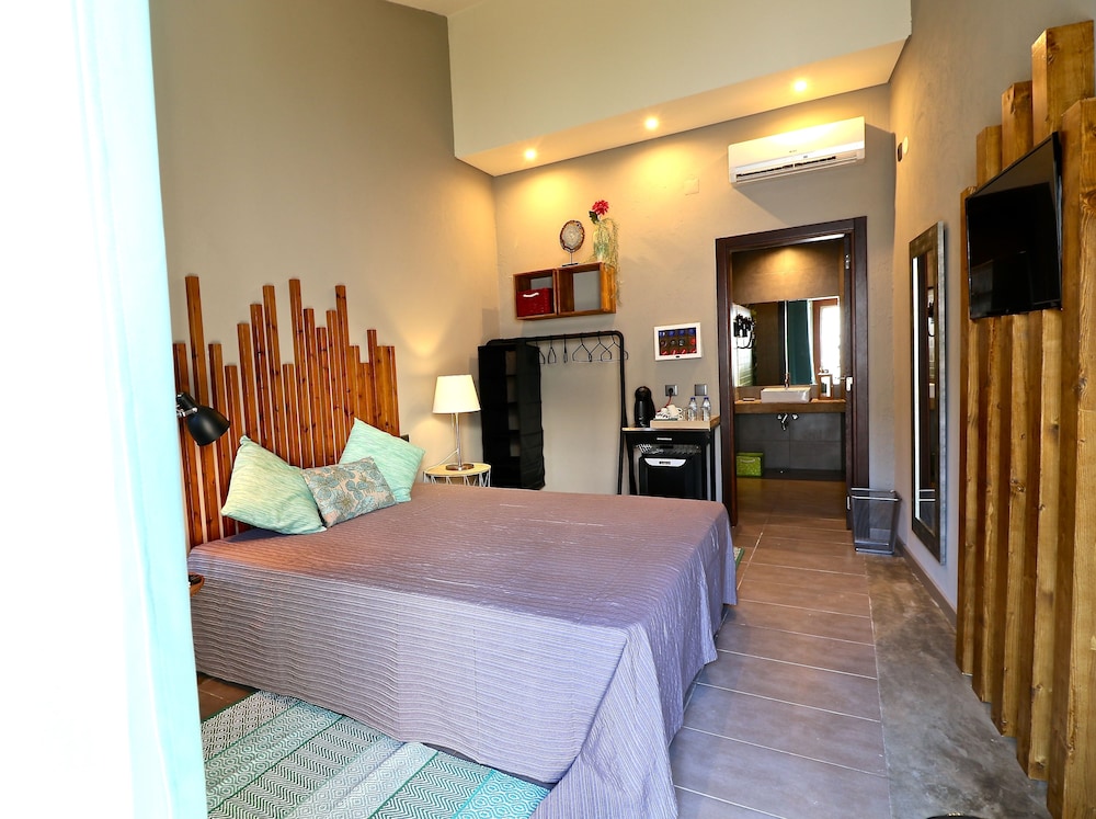 Lost & Found Hostel & Suites 7/35