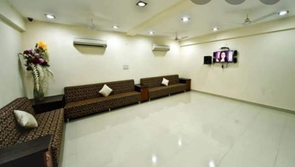 Hotel Durga Silver Line 8/24