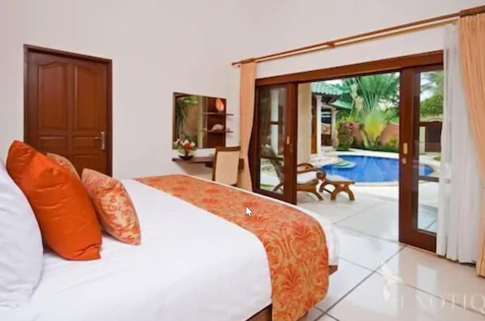 2 BEDROOMS, POOL, VILLA