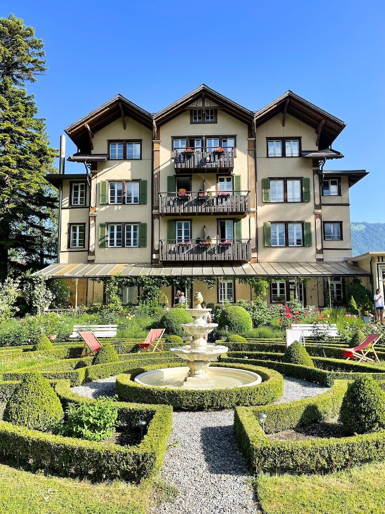 Alpenrose Hotel and Gardens 4/50