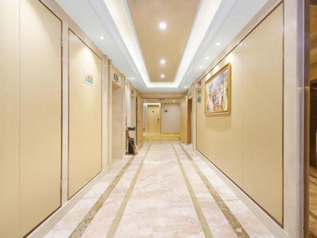 Vienna Hotel (Chaohu Lijing International) 10/40