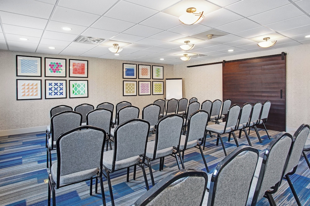 Holiday Inn Express Exton - Great Valley 57/72