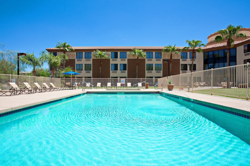 Holiday Inn Express Scottsdale North 4/40