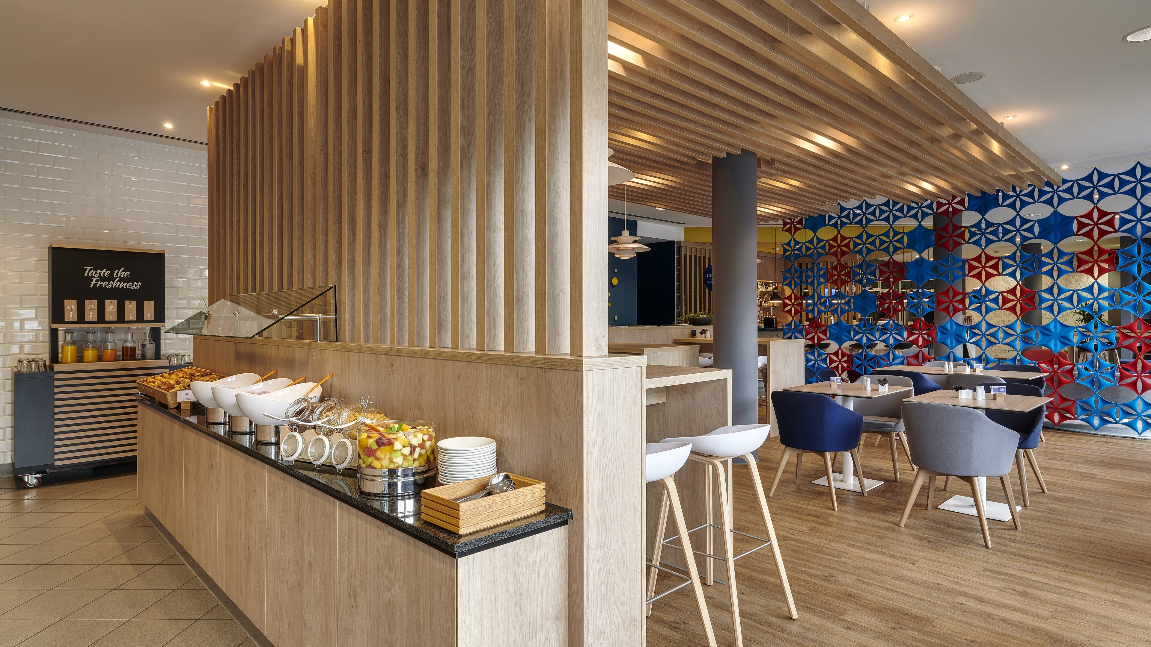 HOLIDAY INN EXPRESS COLOGNE MUELHEIM 28/45