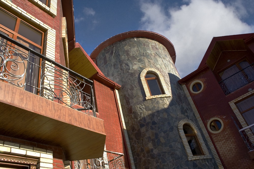 El Resort Hotel 4/50