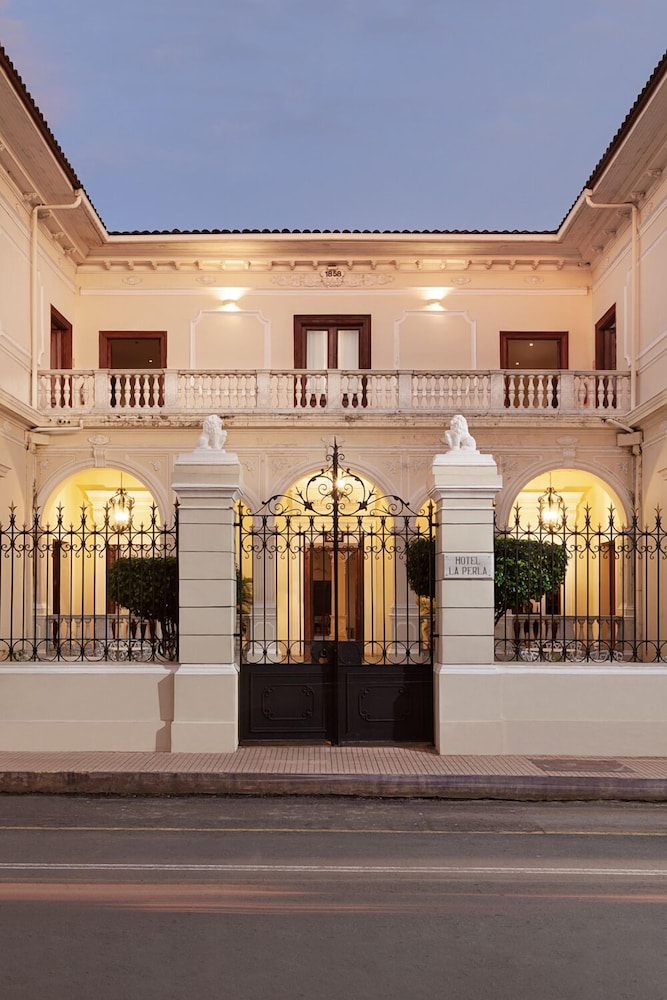 Hotel La Perla 4/50