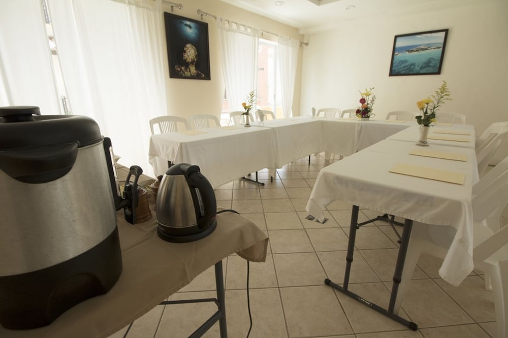 Hotel & Suites Bucaneros, Isla Mujeres 36/48