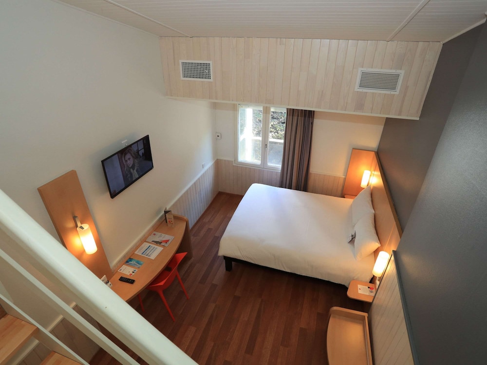 Ibis Aurillac 15/63