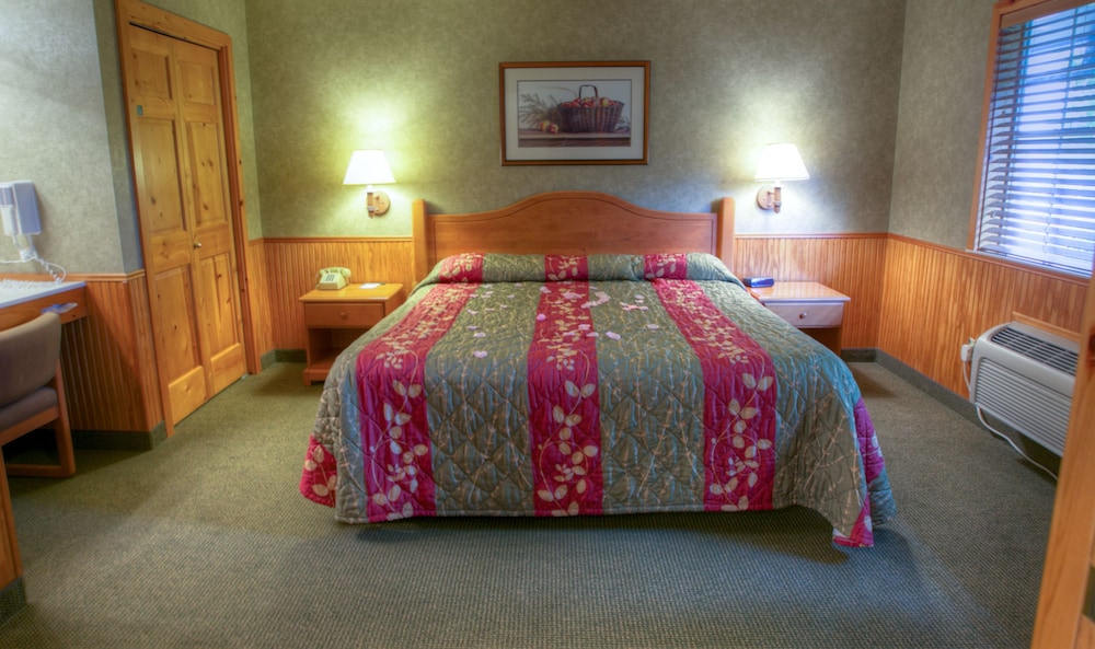 Poulsbo Inn Suites 13/25