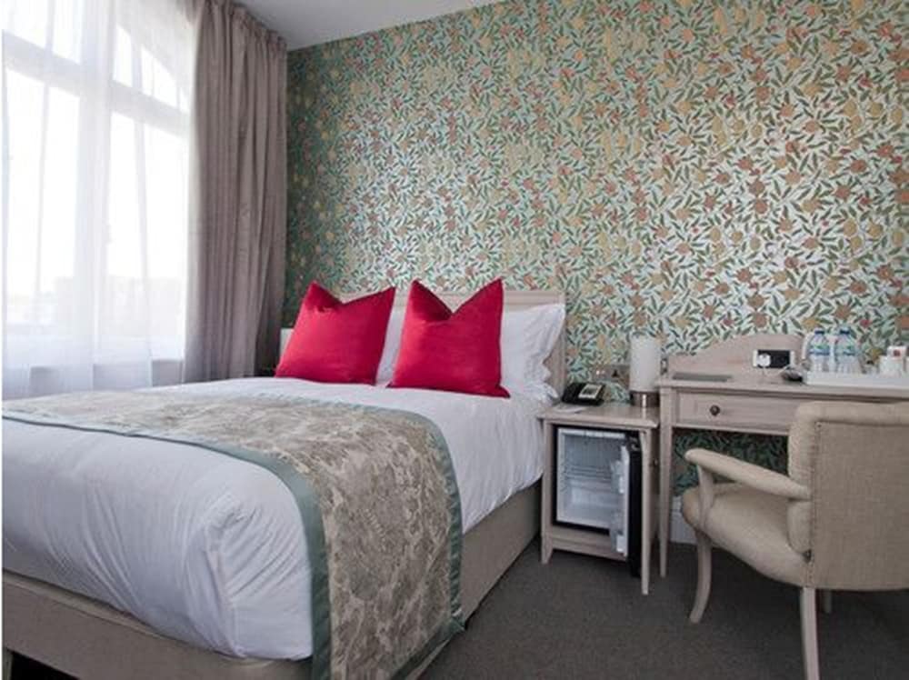 W12 ROOMS 20/58