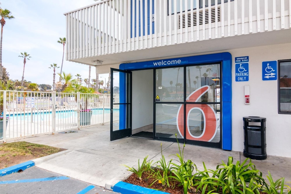 Motel6 Ventura, CA - Beach 46/58