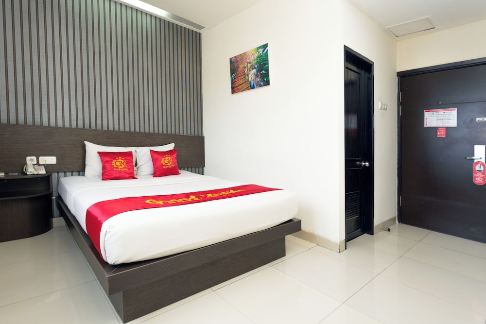Hotel Grand Kartika 30/63