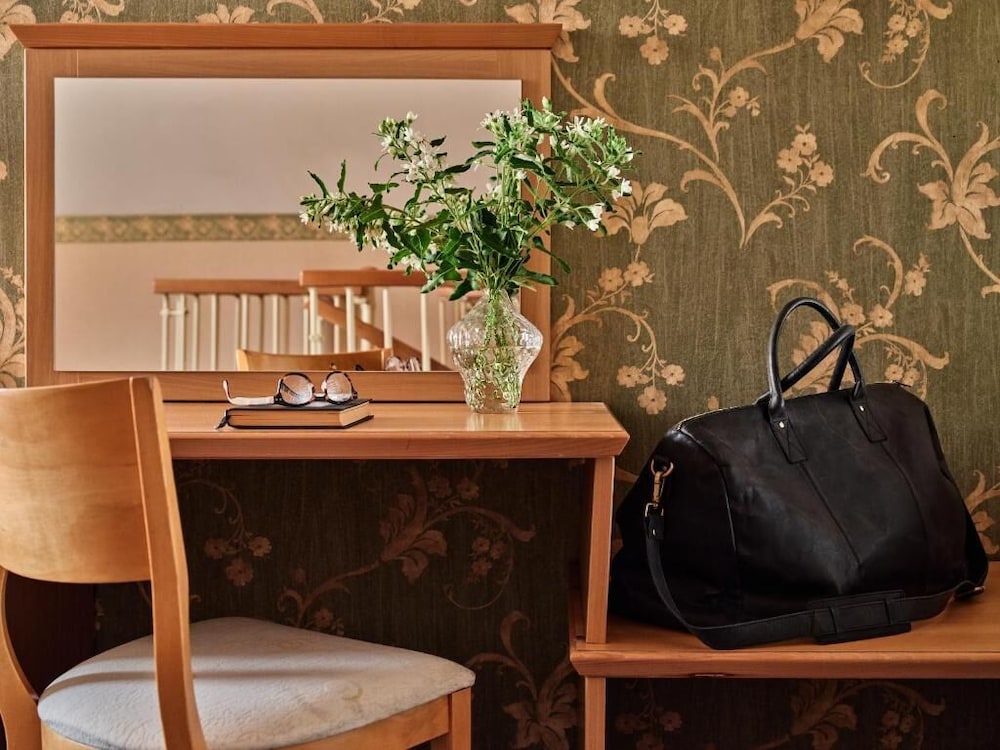 Witek Hotel 4/50