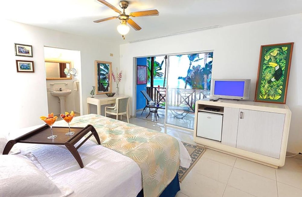 Hotel Cocoplum Beach 50/73