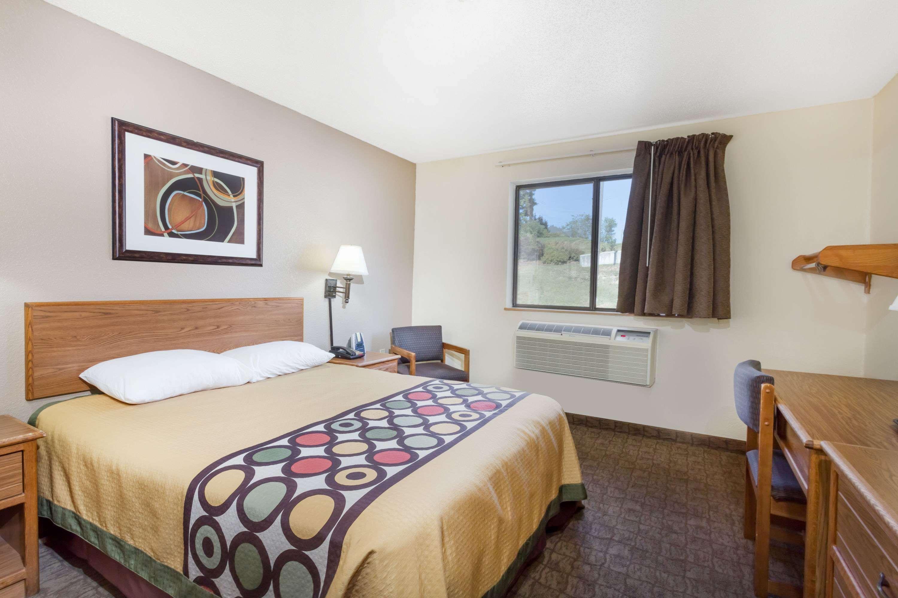 Super 8 By Wyndham Lewisburg 5/16