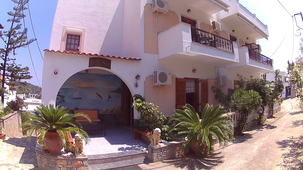 Gorgona Studios in ALONISSOS