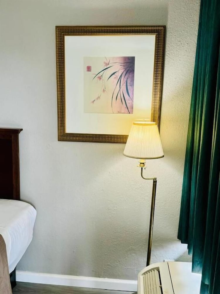 Motel6 Lugoff, SC 13/28