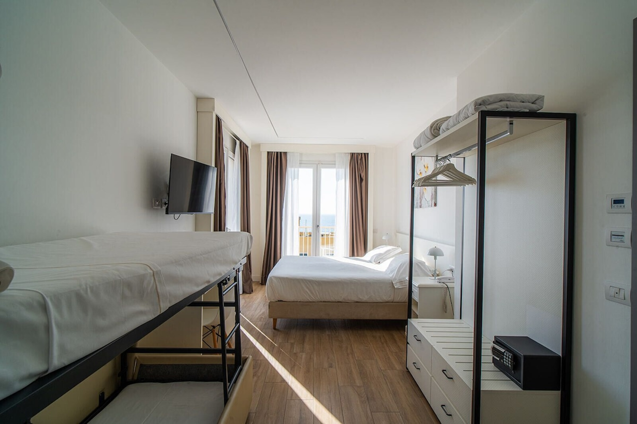 Hotel Continental Pietra Ligure 5/10