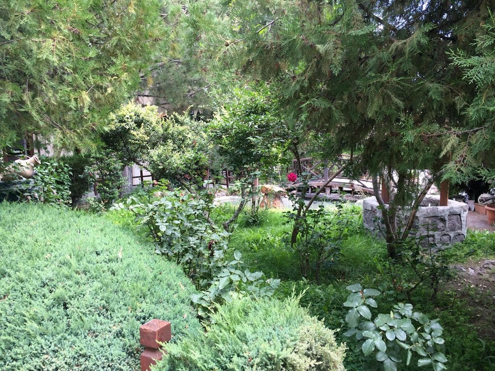 Burcu Kaya Hotel 33/39