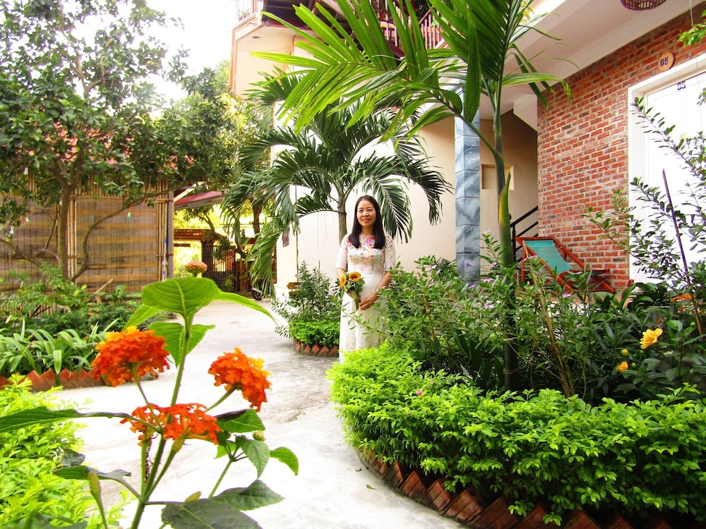 Ninh Binh Mountain Side Homestay & Cafe 66/67