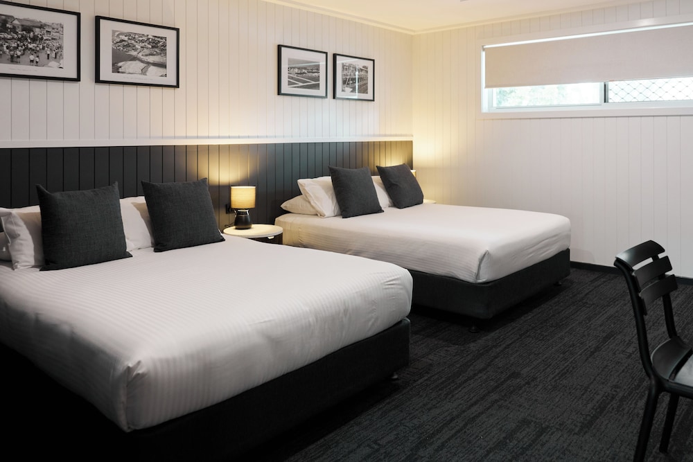 Settlers Inn 17/58