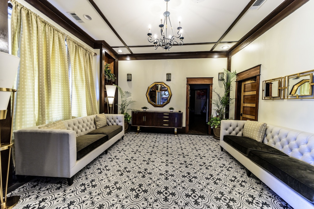 Hotel Defuniak 30/36
