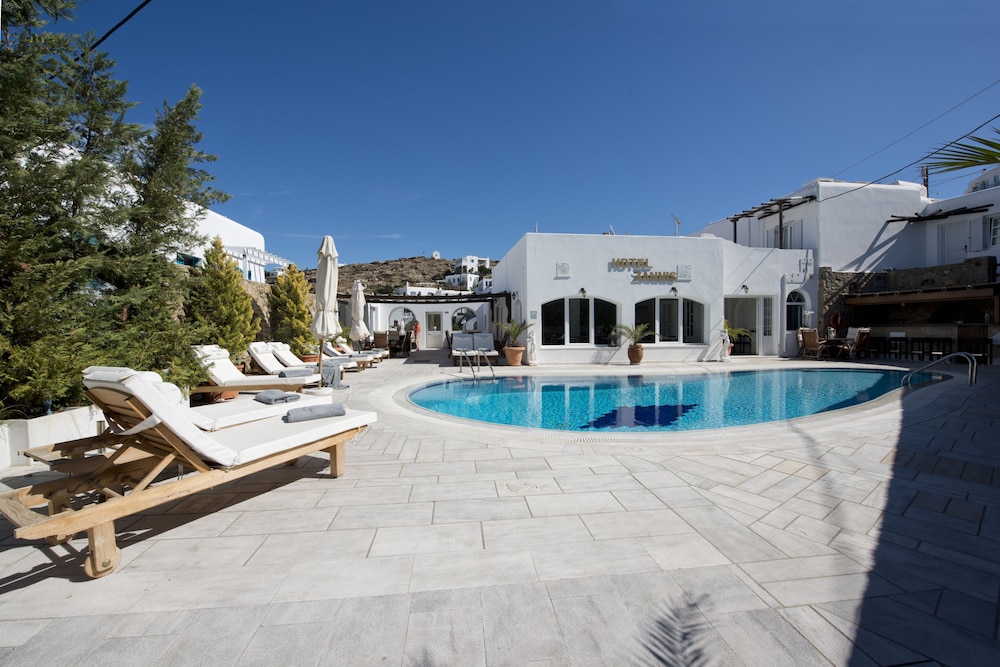 Zannis Hotel 46/55