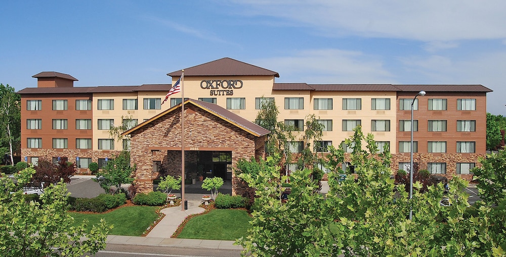 Oxford Suites Chico 2/56