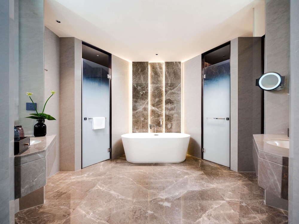 Pullman Chongqing Xiyue 12/65