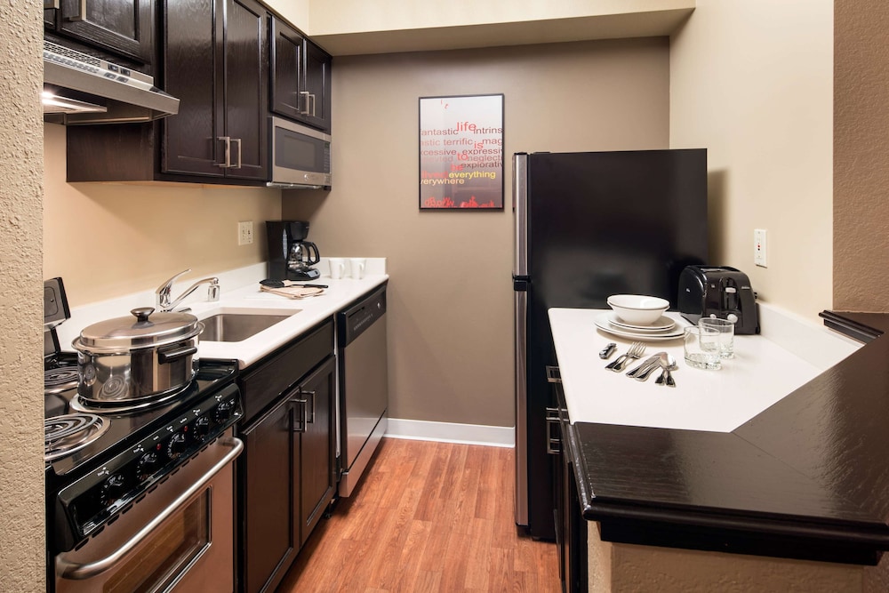 Sonesta Simply Suites Seattle Renton 27/32