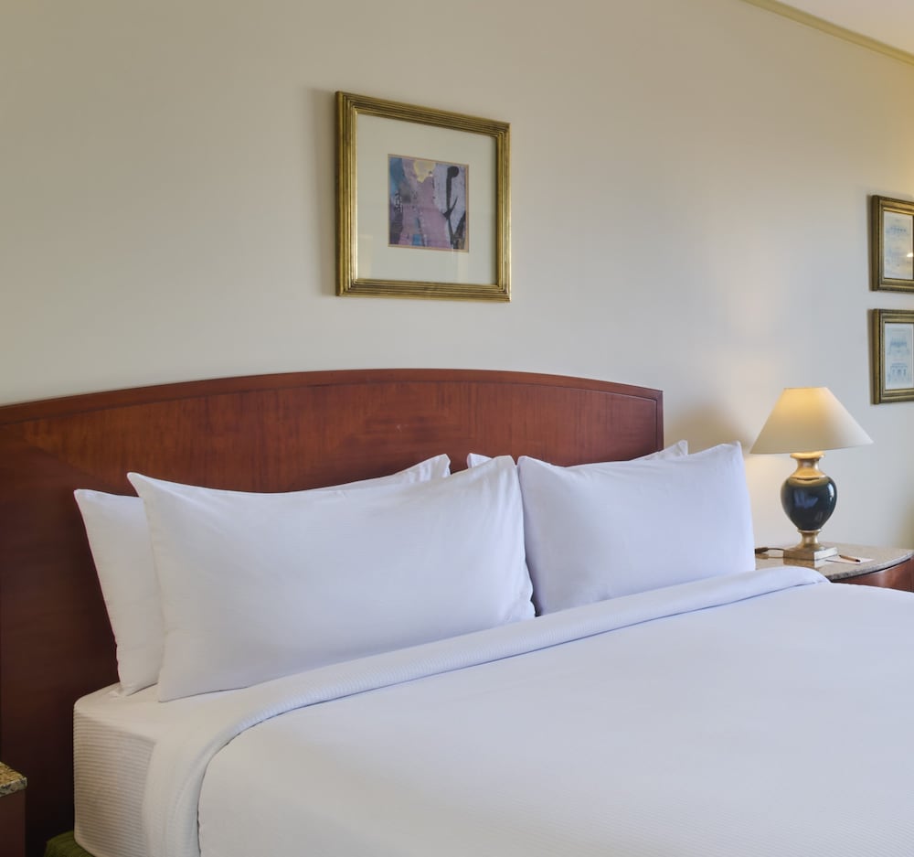 STANDARD, KING BED