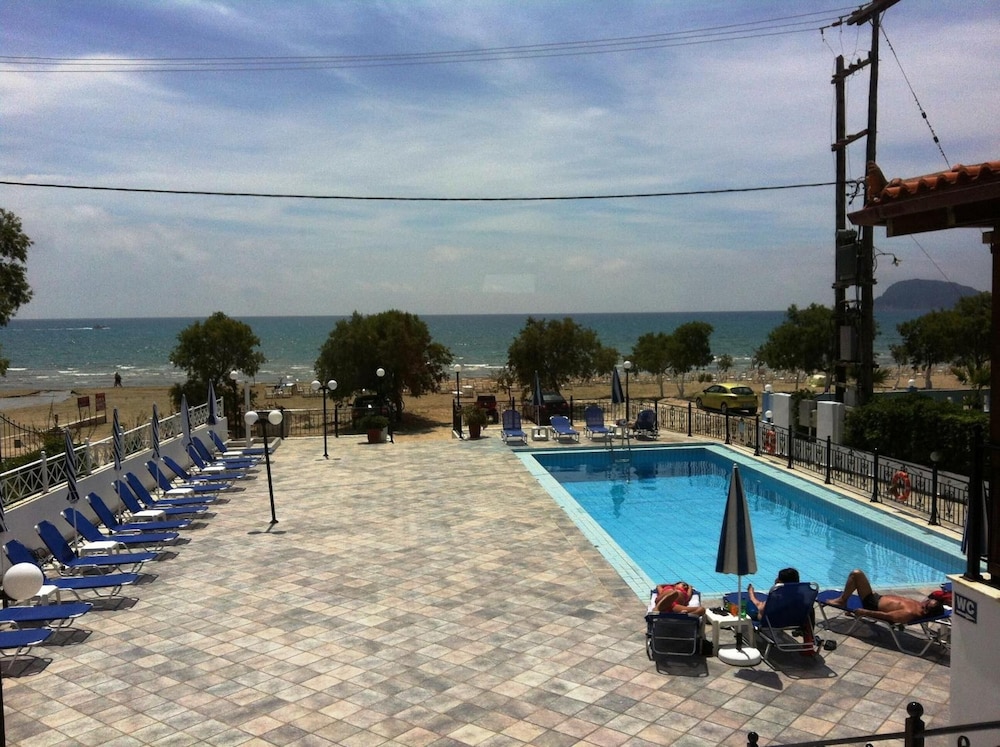 Andreolas Beach Hotel 30/33
