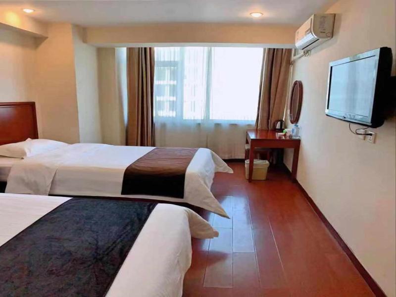 GreenTree Inn Handan Train Station Express Hotel 33/77