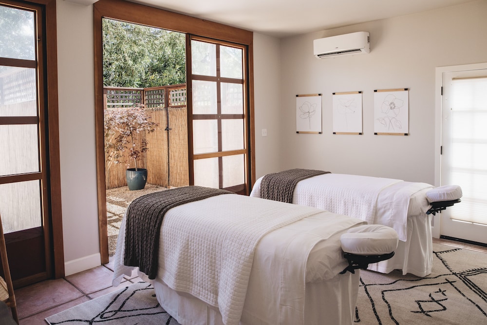 Cottage Inn & Spa 22/72