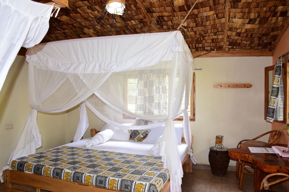 Meru View Lodge 6/28