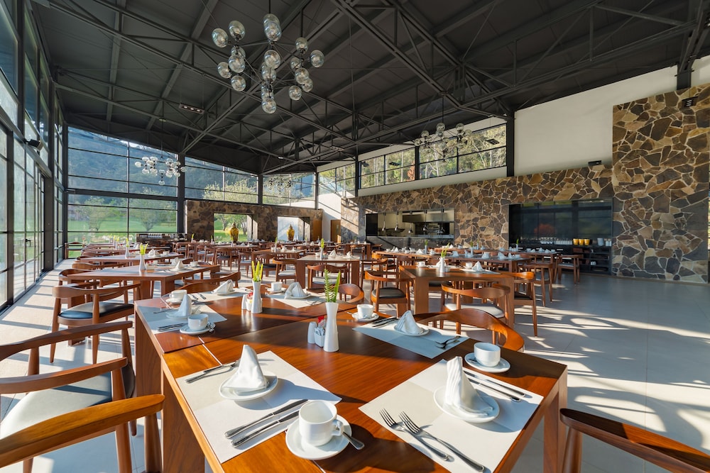 Sierra Lago Resort And Spa 35/57