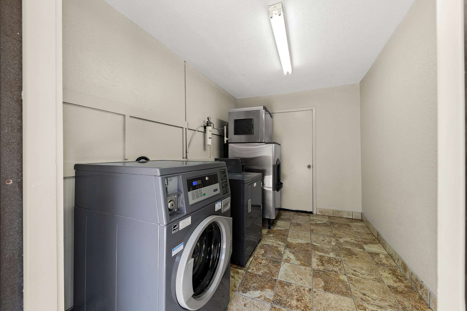 Americas Best Value Inn 8/40
