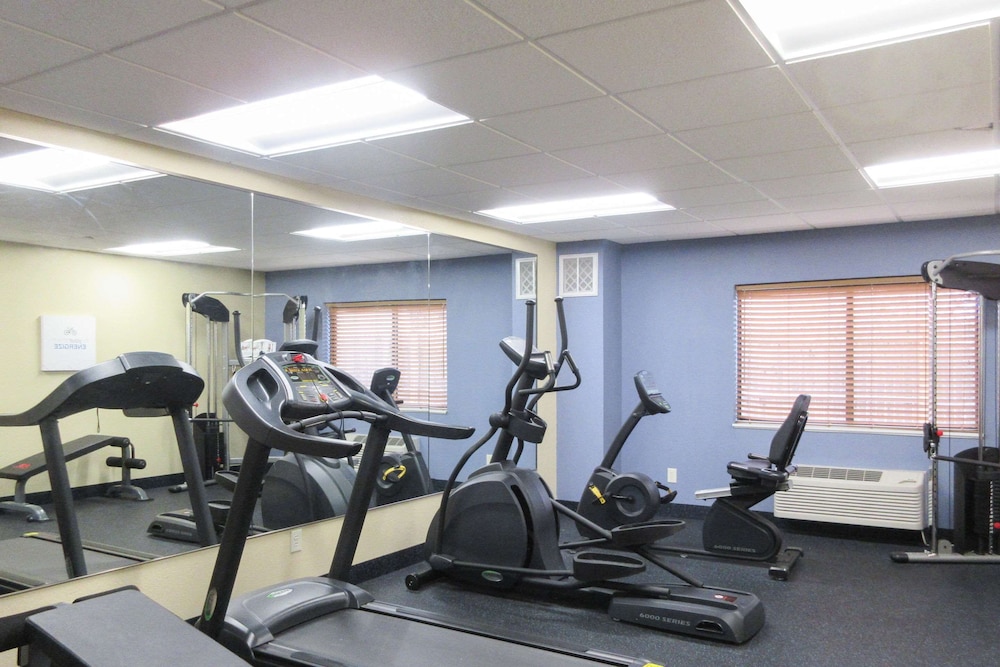 Quality Inn & Suites Benton Harbor - St. Joseph 15/24