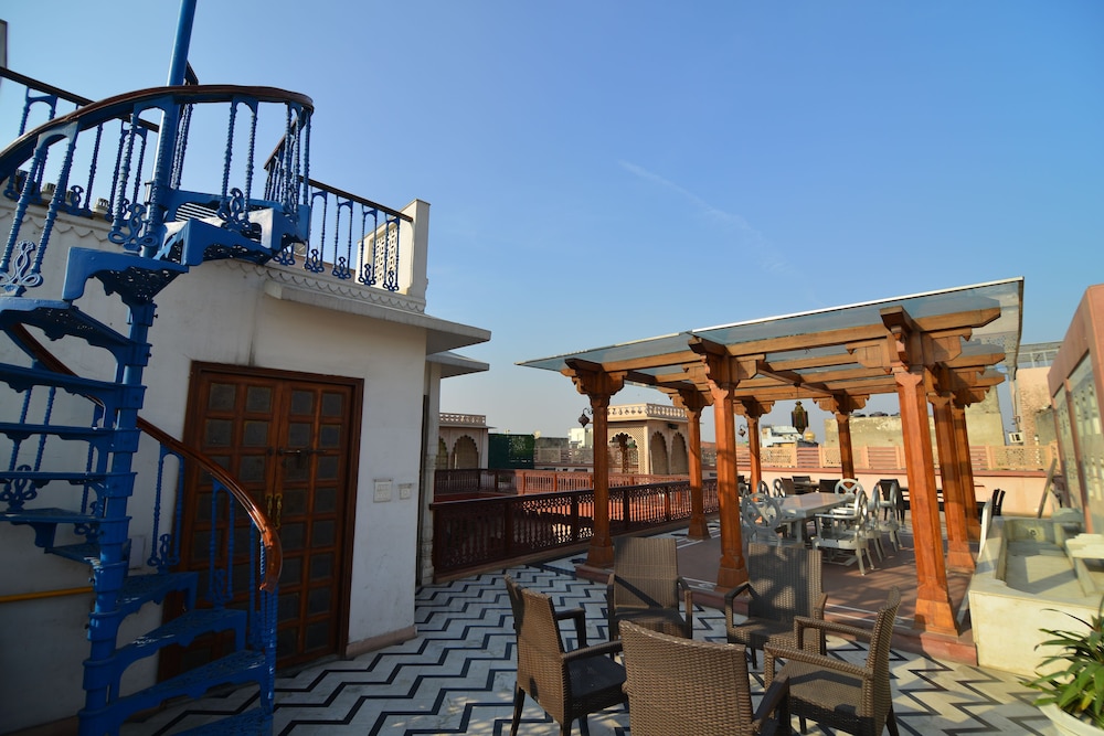 Haveli Dharampura 44/47