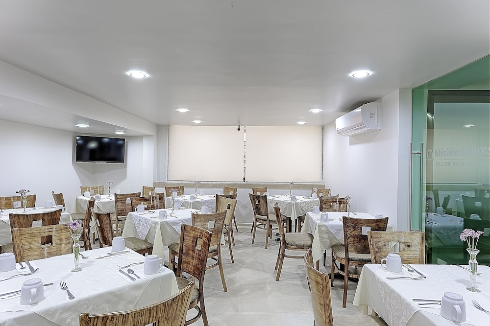 Olmeca Plaza Urban Express Ex Mision Express Villahermosa 41/50