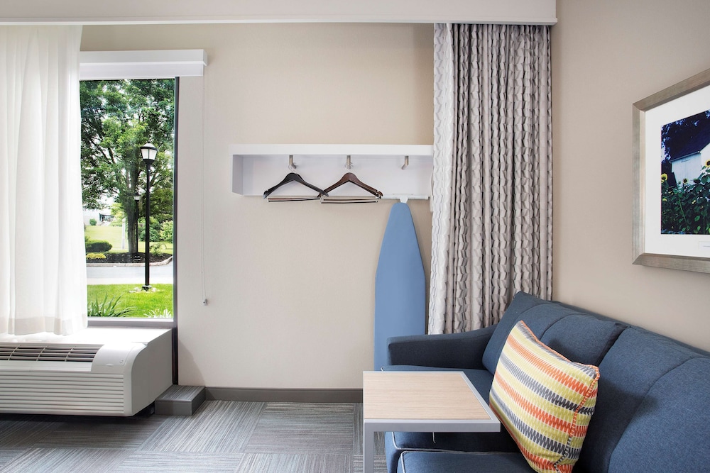 Hampton Inn Lancaster, PA 27/42