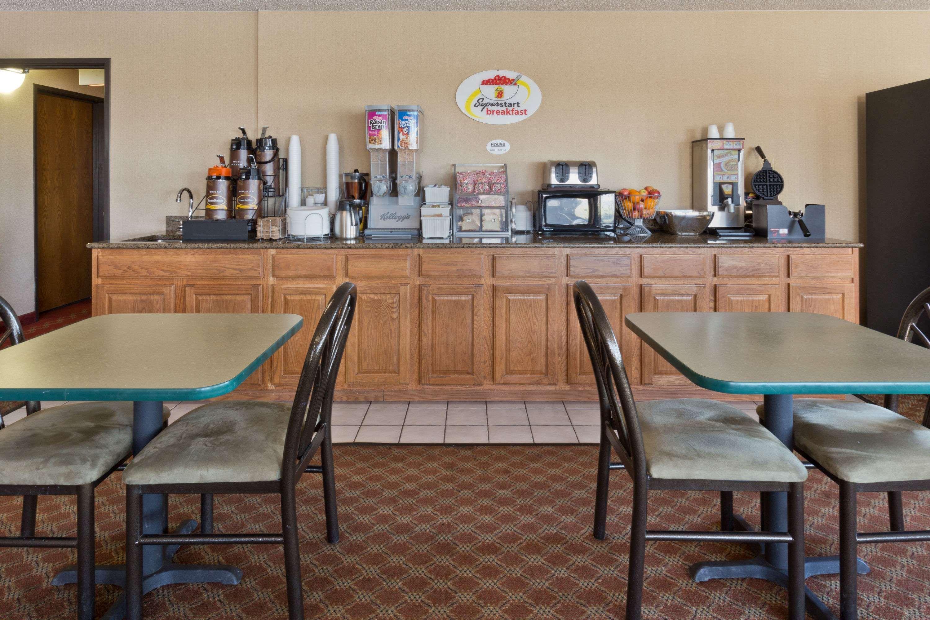 Super 8 By Wyndham Rochelle 25/30