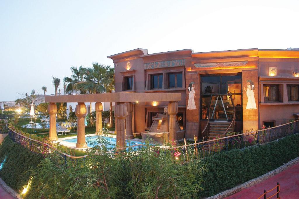 ROYAL SAVOY VILLAS 3/53