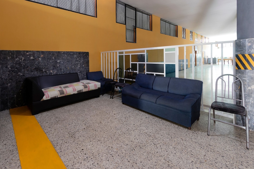 OYO Hotel Merida 38/48