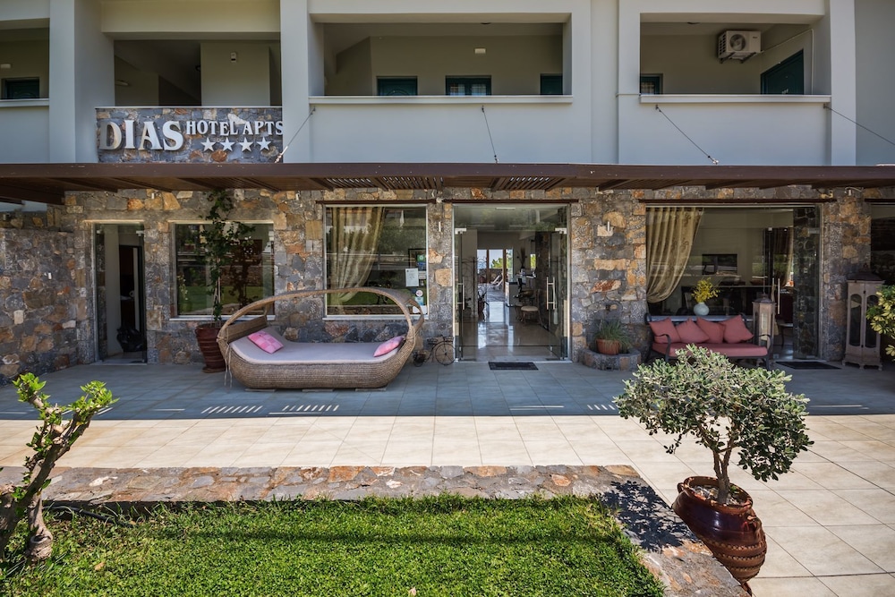 Dias Hotel and Apartments 33/50