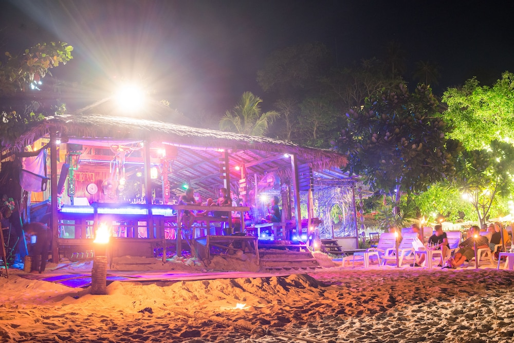 Phi Phi The Beach Resort 30/50