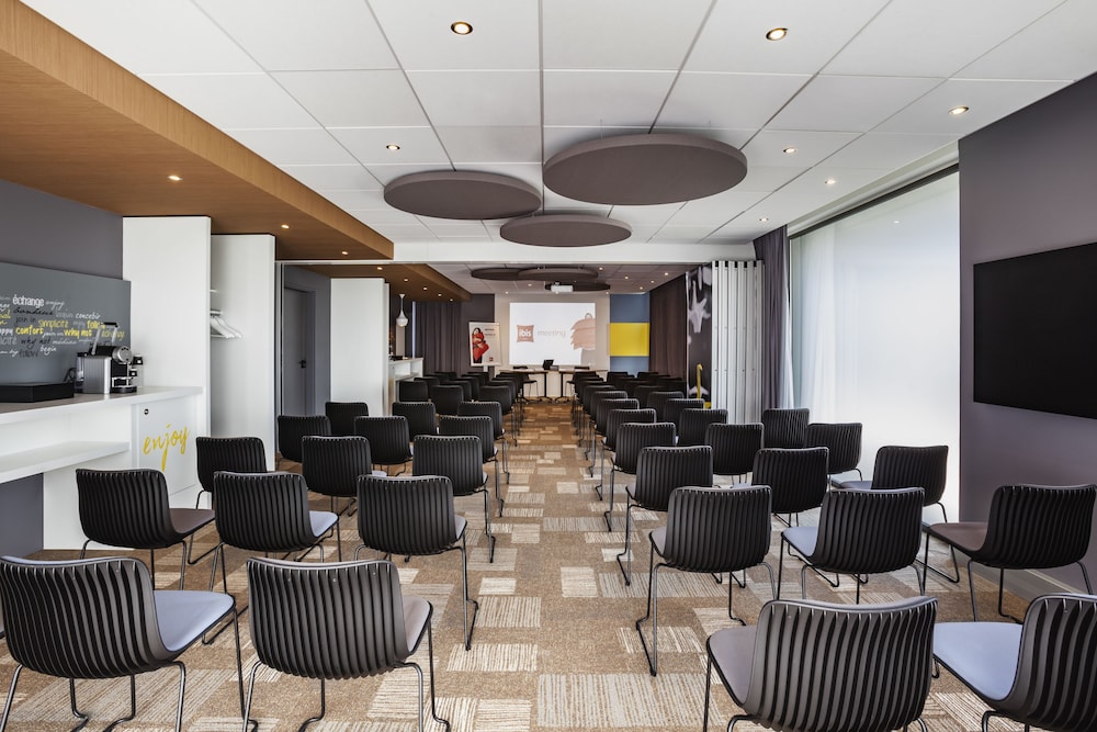 Ibis Yerevan Center 50/67