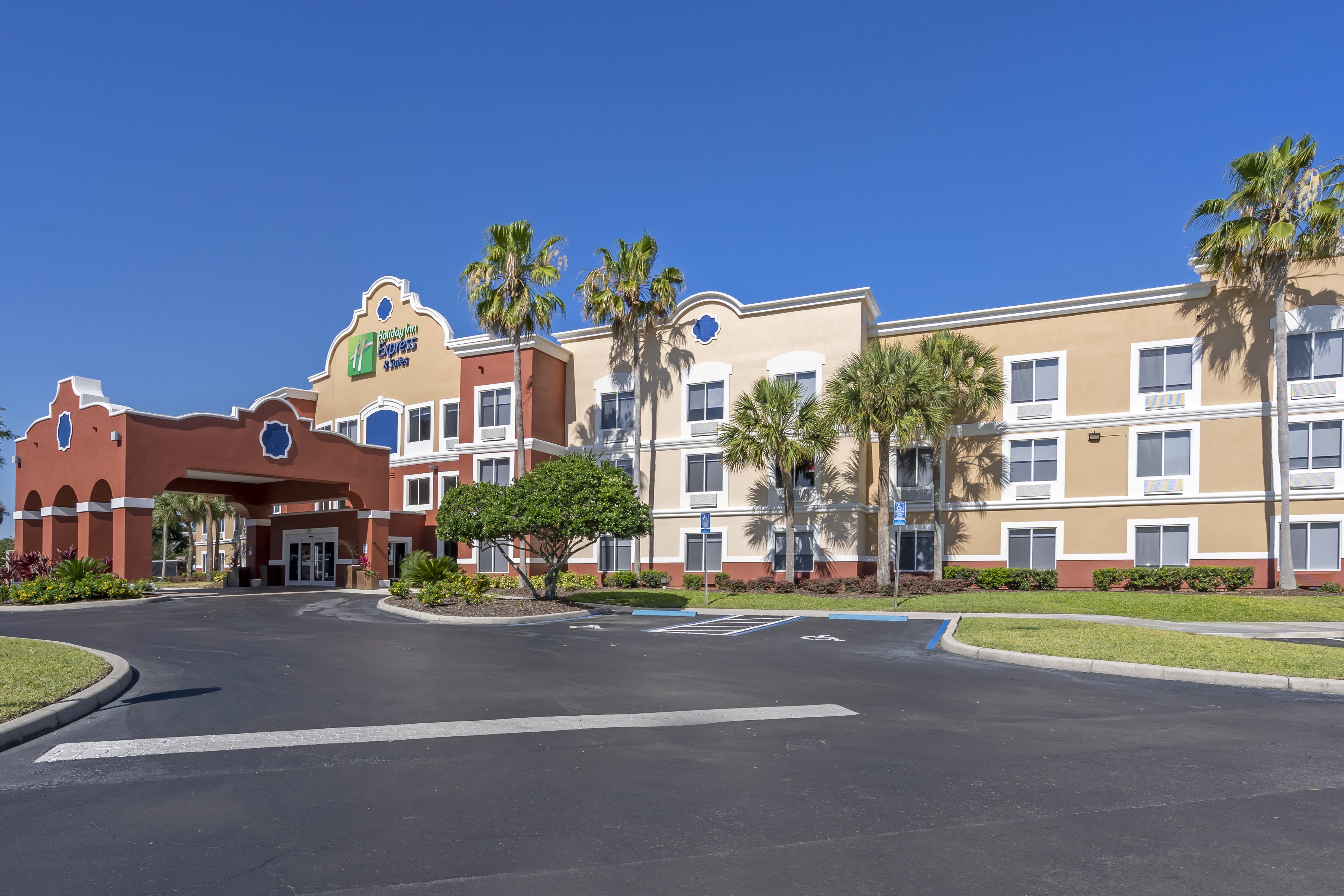 Holiday Inn Express Hotel Suites the Villages 61/73