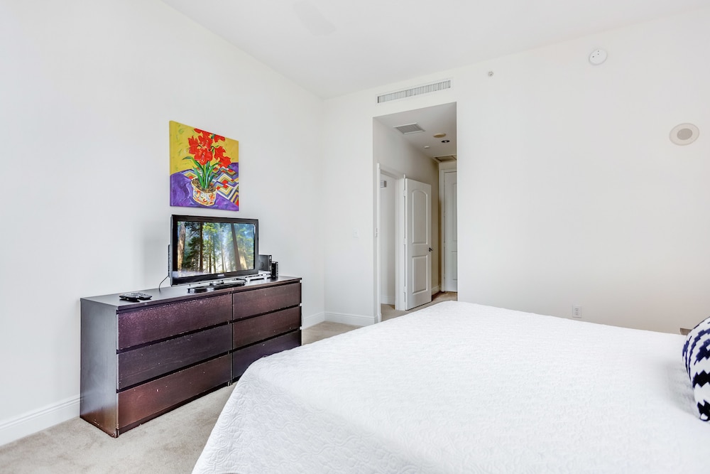 Towers of Dadeland by Miami Vacations 12/60