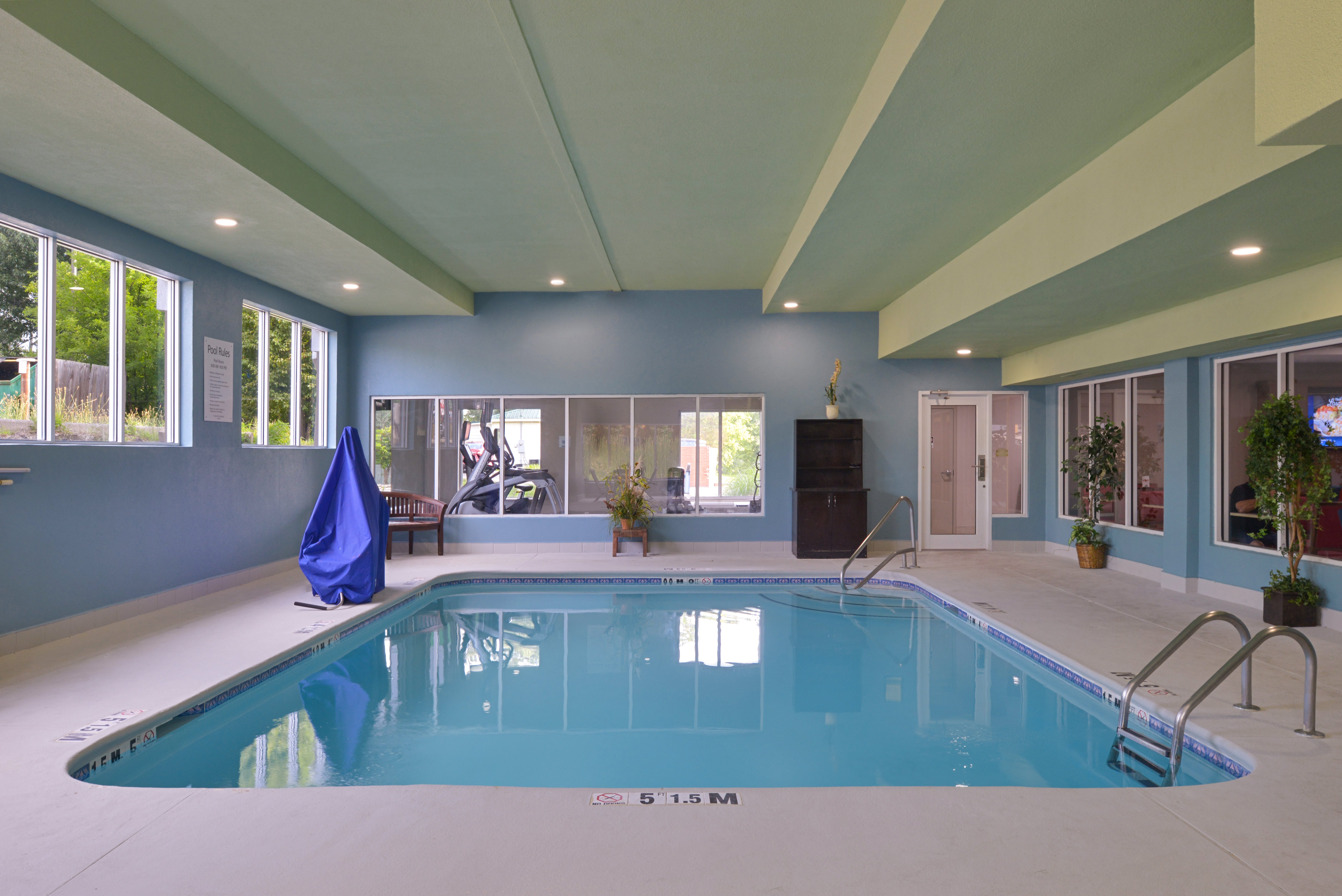 Holiday Inn Express Hotel And Suites Chattanooga East Ridge Tn 38/56